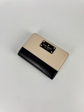 Kate Spade Beige and Black Bifold Wallet